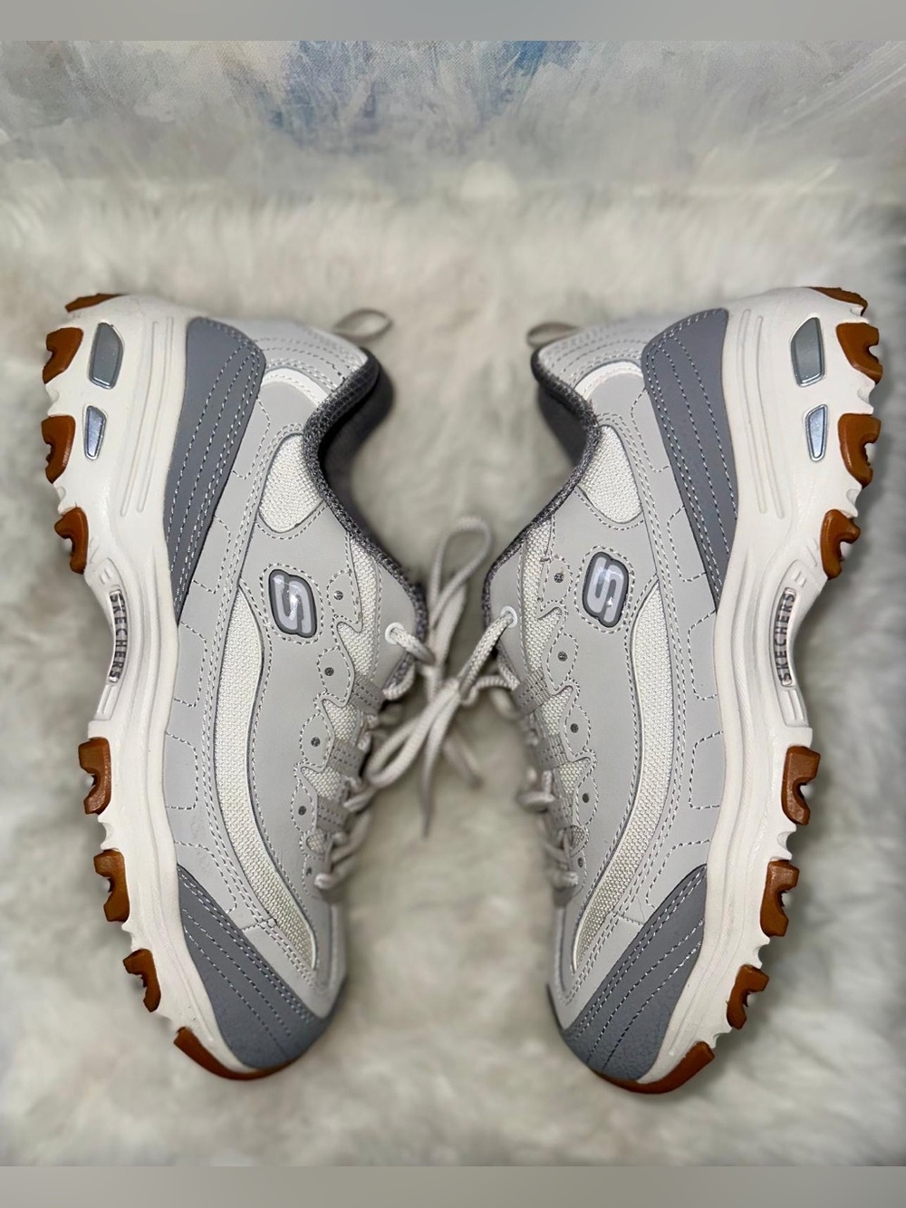 ✨ Skechers D’Lites “Popular Vote” Women’s Sneakers – Gray/White – Size 9 ✨